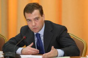 Медведев: нельзя дергаться