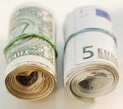 Минфин менял доллары и фунты на евро