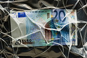 Евро нащупывает "дно"