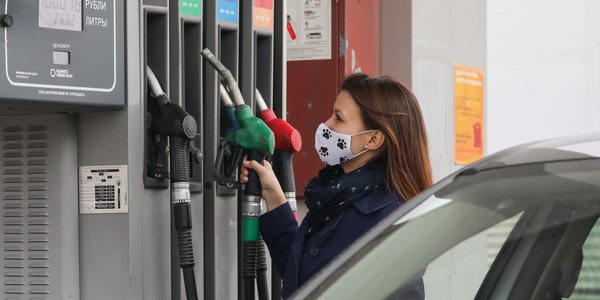 Цены на бензин не хотят отпускать